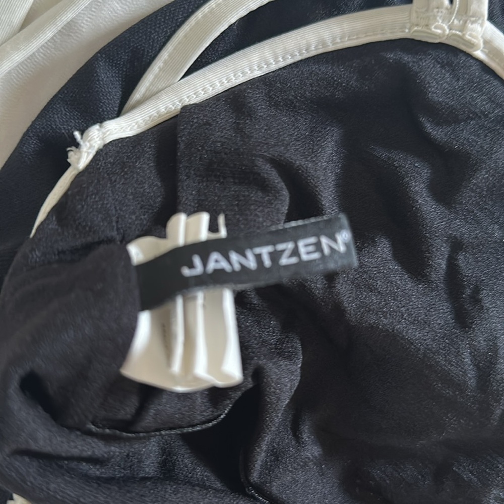Jantzen one piece swimsuit - Picture 5 of 5